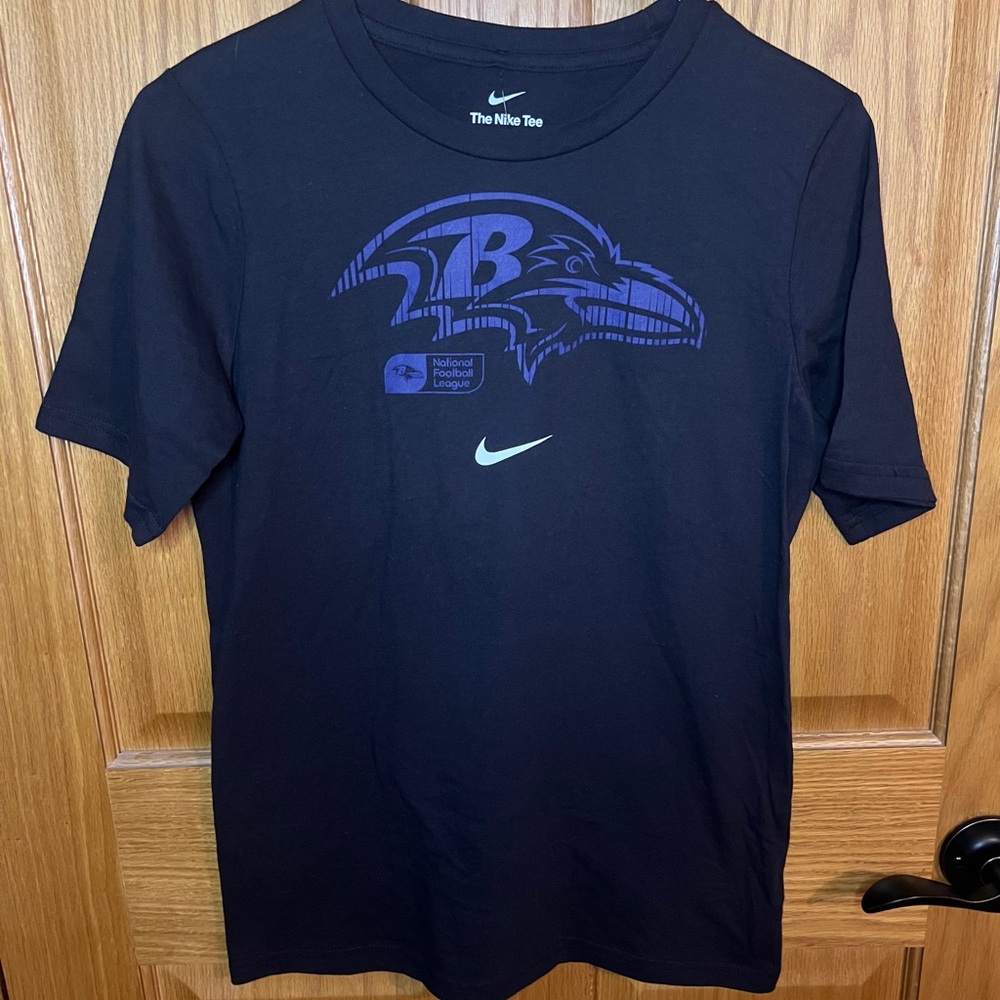 🏈🏈NWT Nike Youth LG/Womens SM Baltimore Ravens Tee!!!